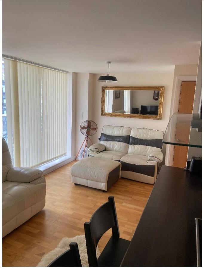 Lovely 2Br Apartment W/ City View London Luaran gambar