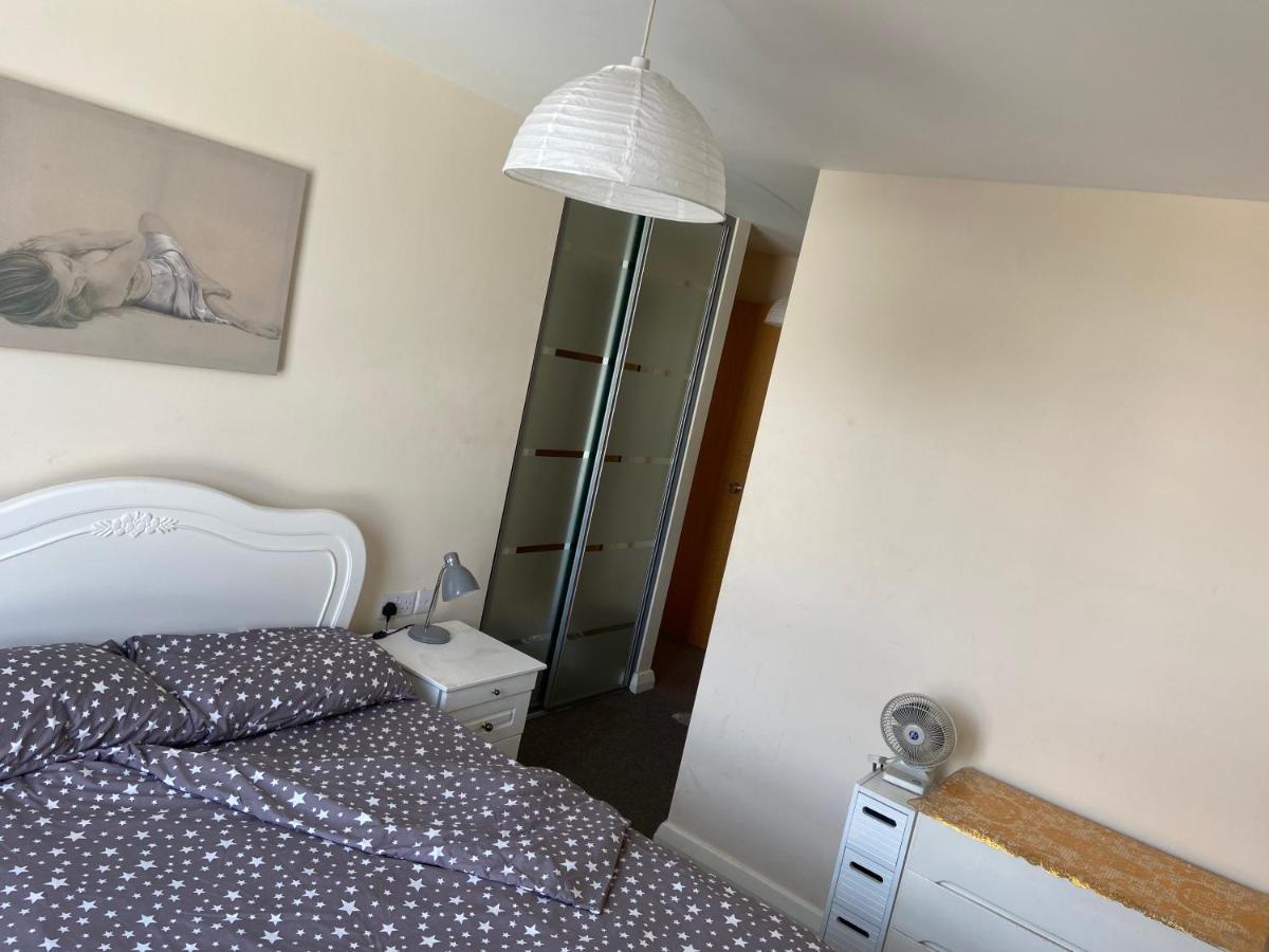 Lovely 2Br Apartment W/ City View London Luaran gambar